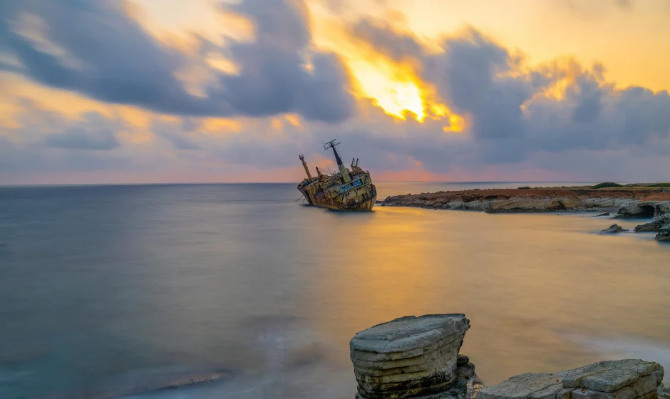 mahasiswa UGM, KKN UGM, kecelakaan laut Maluku, perahu terbalik, tragedi mahasiswa, longboat UGM