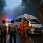 Evakuasi Minibus Turis China di Bali Disorot